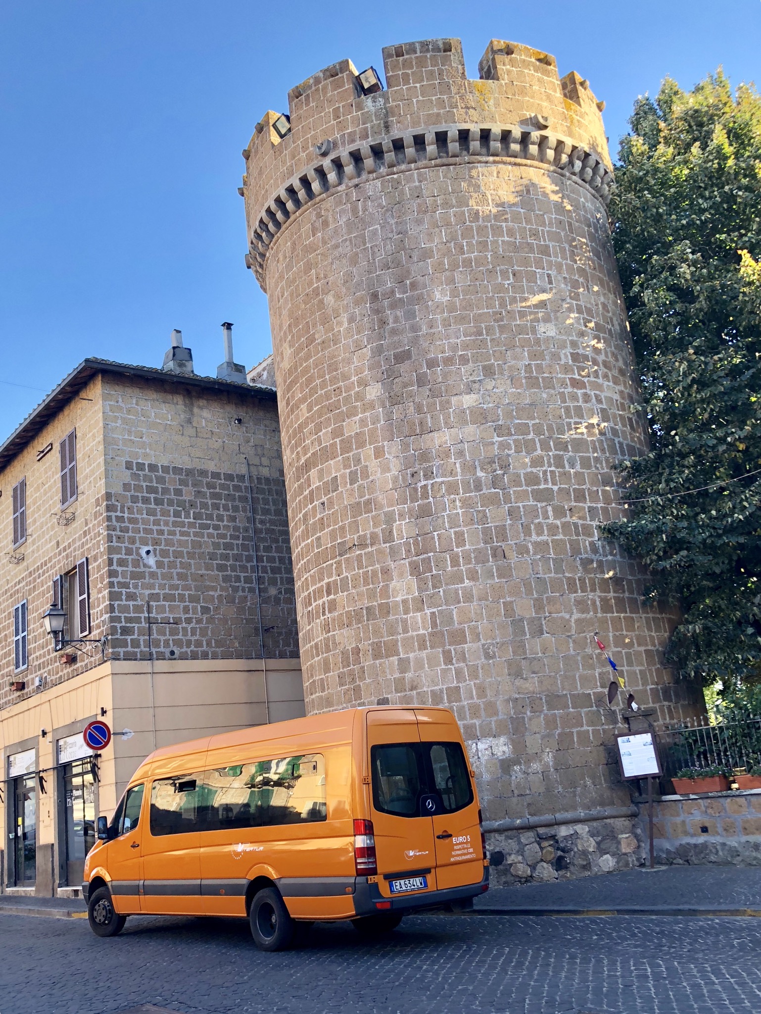 5757AA48-D8E3-44AE-8417-90D69FD499D1